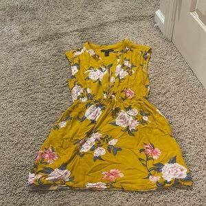 Shot yellow flowery dress